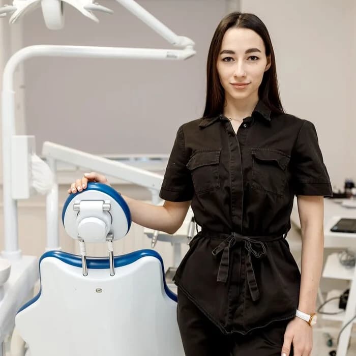 bigHome.doctors.name6 hover